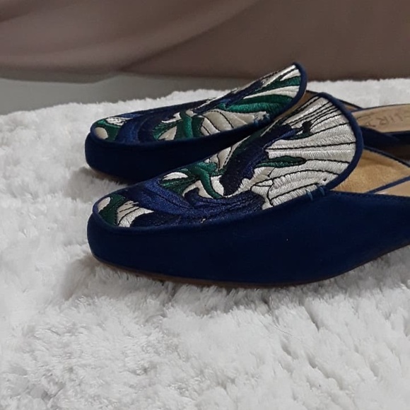 Naturalizer Small Heel Blue Slip On Mules Size 4 - Picture 12 of 13